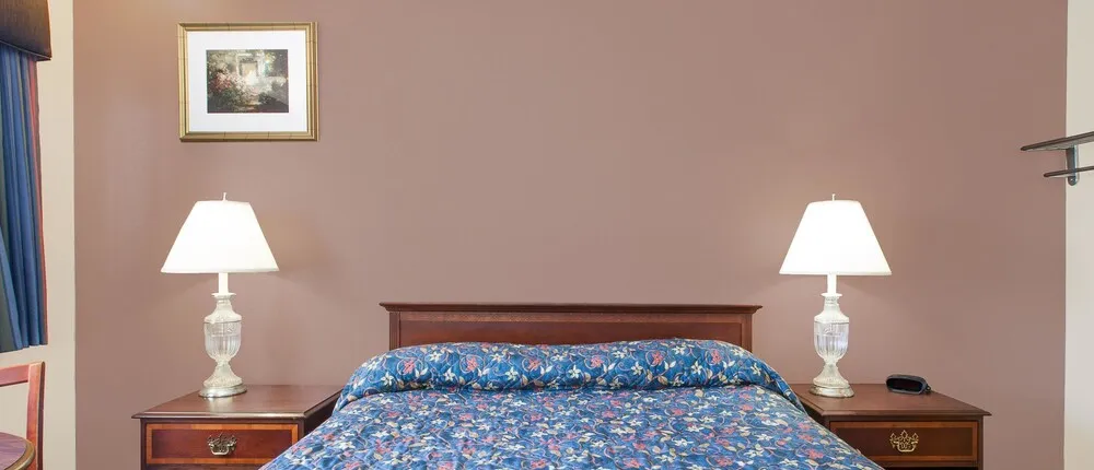 Knights Inn Bishop Airport