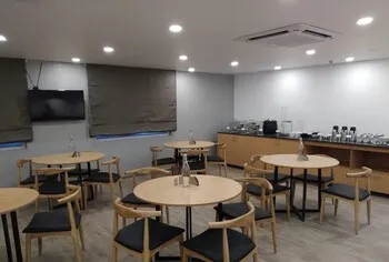 Hotel Townhouse at Udaipur City Railway Station