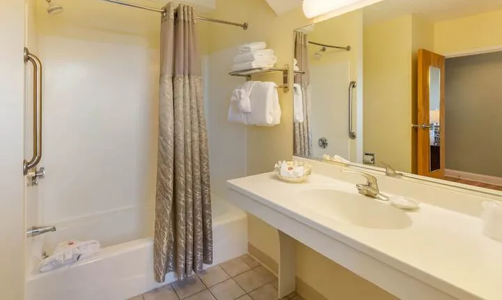 The Carriage House Inn Newport