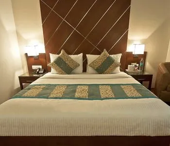 HOTEL APPLE TREE