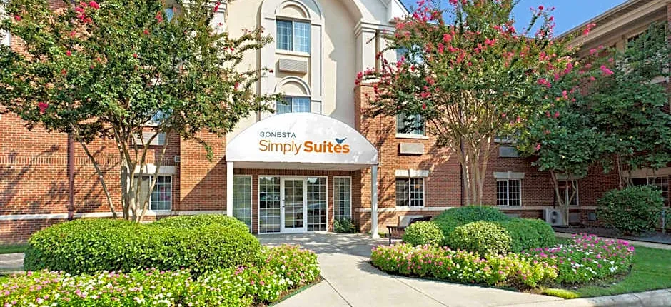 Sonesta Simply Suites Charlotte University