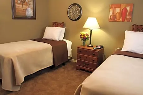 Eagle's Den Suites Cotulla a Travelodge by Wyndham