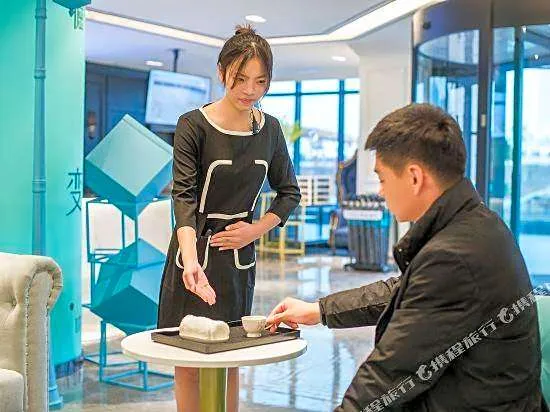 Xana Hotelle（Fengcheng High-speed Railway Station Longrun City Plaza）