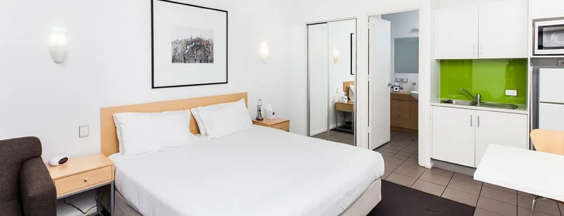 Majestic Oasis Apartments