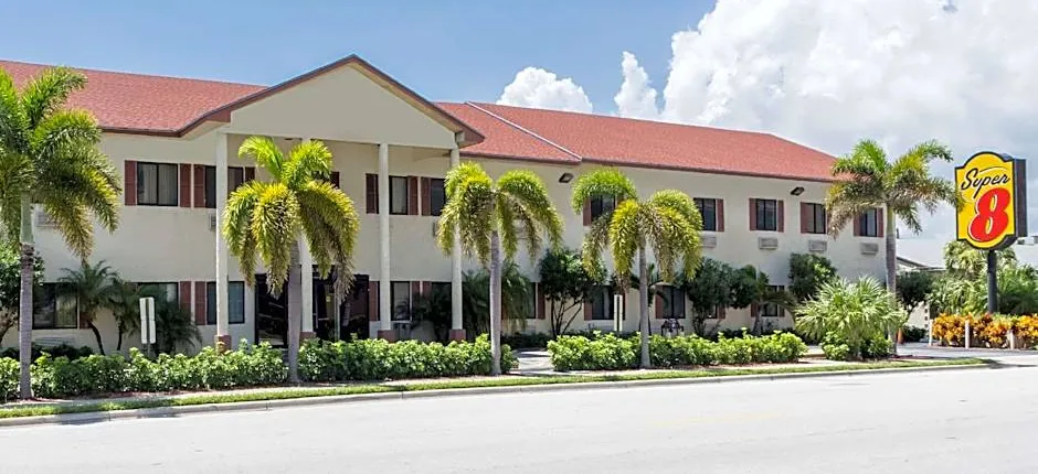 Super 8 by Wyndham Pompano Beach