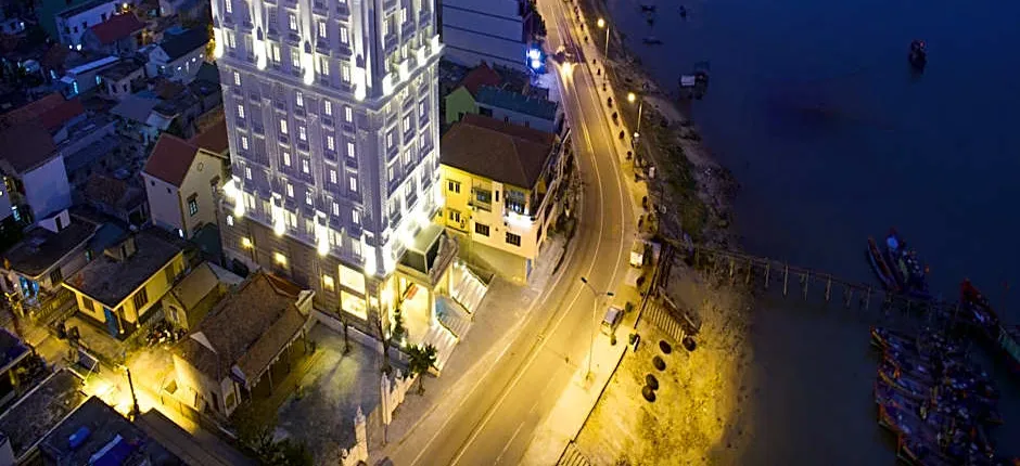 Riverside Hotel Quang Binh