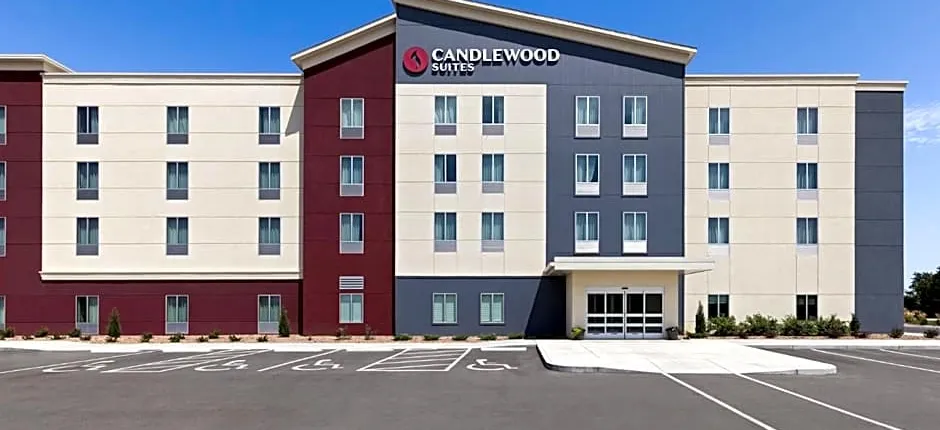 Candlewood Suites McPherson By IHG