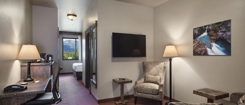 Country Inn & Suites by Radisson, Kalispell, MT - Glacier Lodge