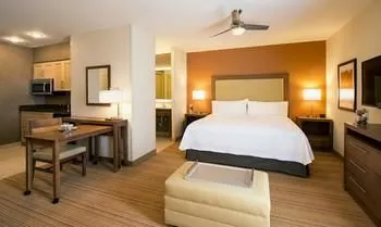 Homewood Suites by Hilton Winnipeg Airport-Polo Park, MB