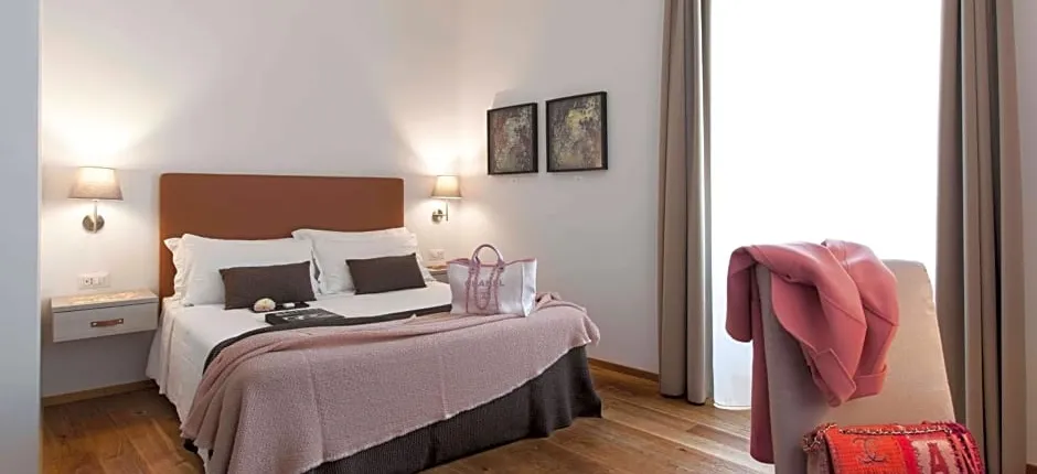 Giuturna Boutique Hotel