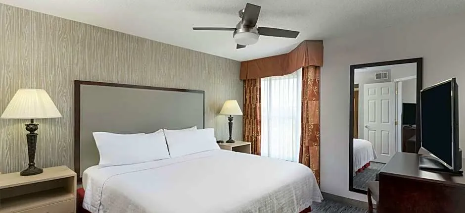 Homewood Suites By Hilton Chicago/Schaumburg