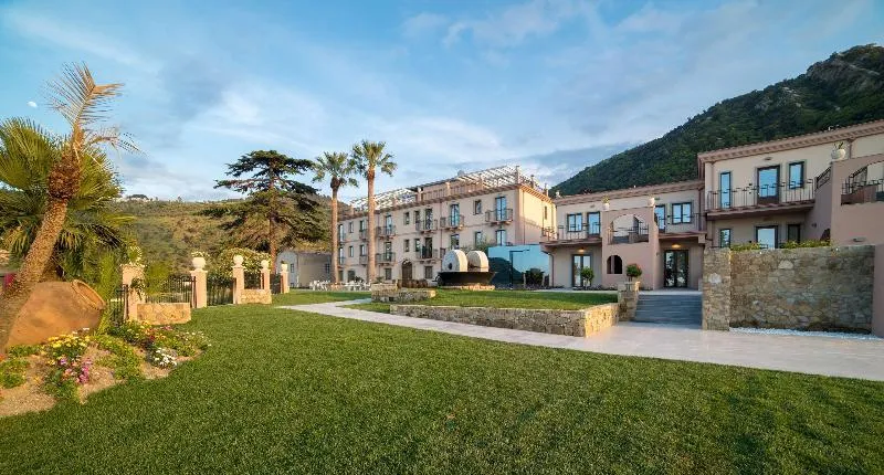 BEST WESTERN PLUS HOTEL TERRE DI EOLO