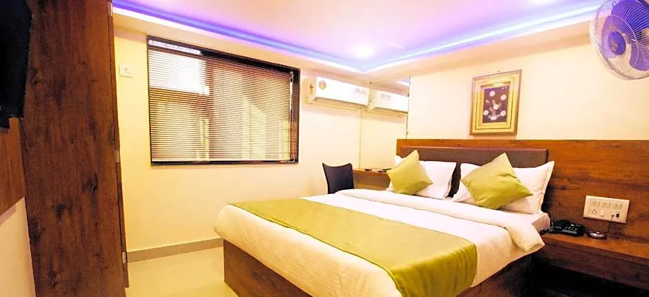 Hotel Happyland