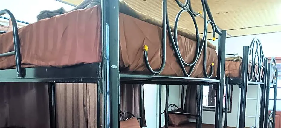 Hug Glur House and Hostel