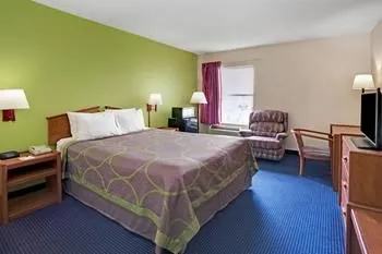Super 8 Louisville/Expo Center