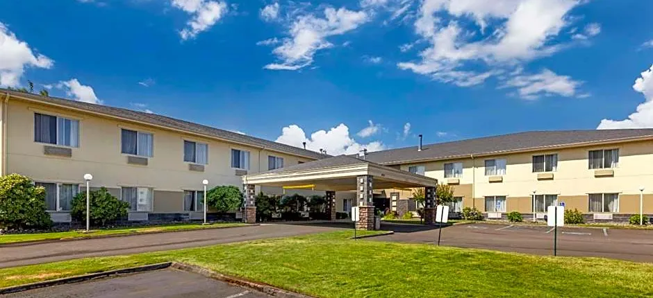 Comfort Suites Near Vancouver Mall