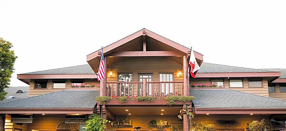 Cambria Pines Lodge