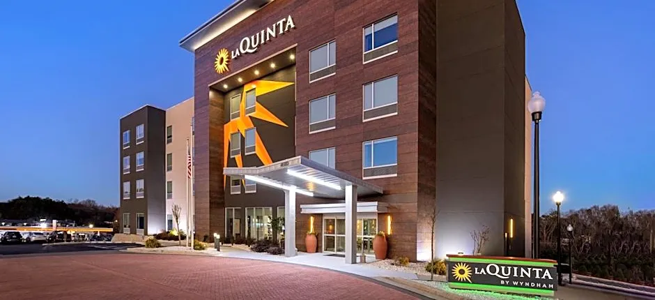La Quinta Inn & Suites by Wyndham Locust Grove