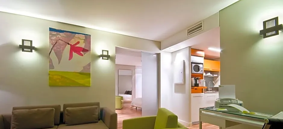 B-Aparthotels Montgomery
