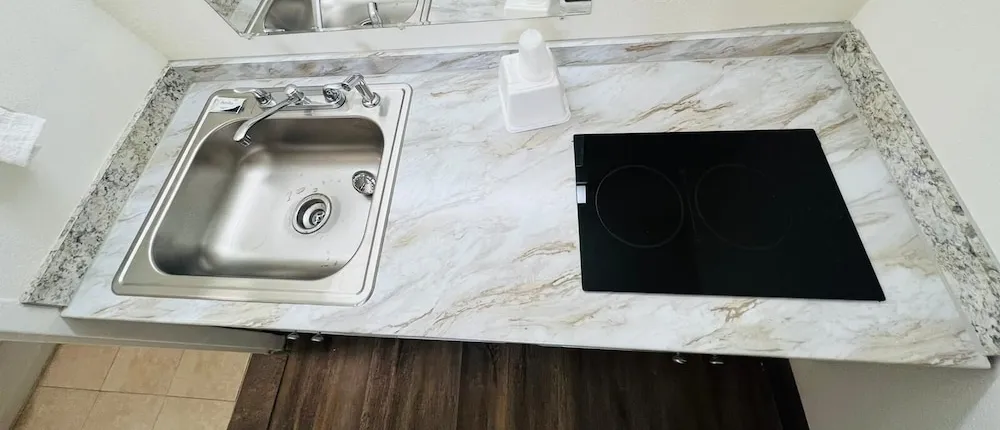 Studio Lodge Macon Extended Stay