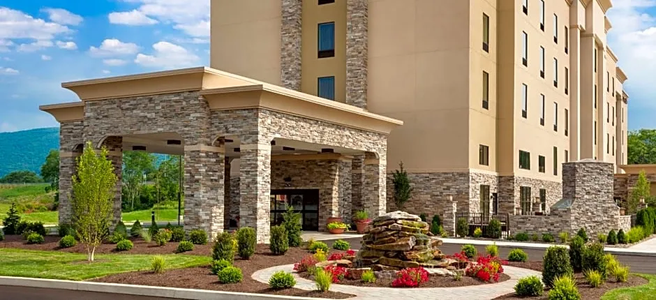 Hampton Inn By Hilton & Suites Williamsport - Faxon Exit