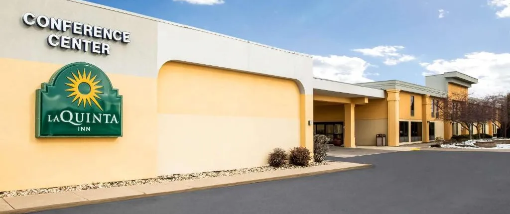 La Quinta Inn by Wyndham Davenport & Conference Center