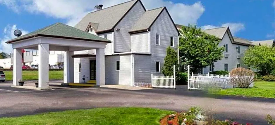 Residences at Solomon Pond