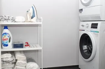 Residenza Spinelli, Naples