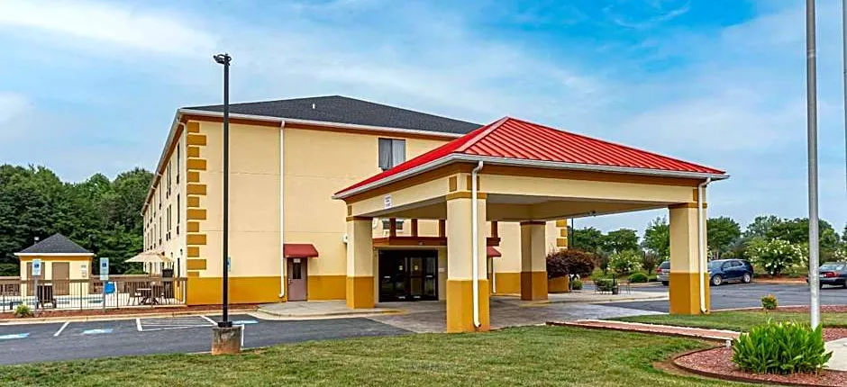 Comfort Inn and Suites Mocksville I 40