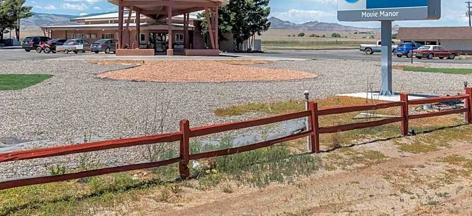 Best Western Movie Manor