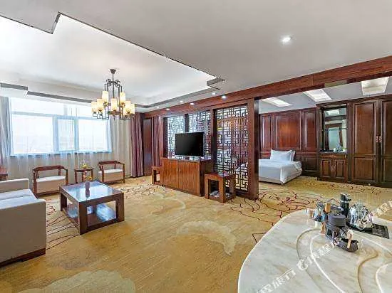 Xingcheng Hotel (Delingha railway station store)