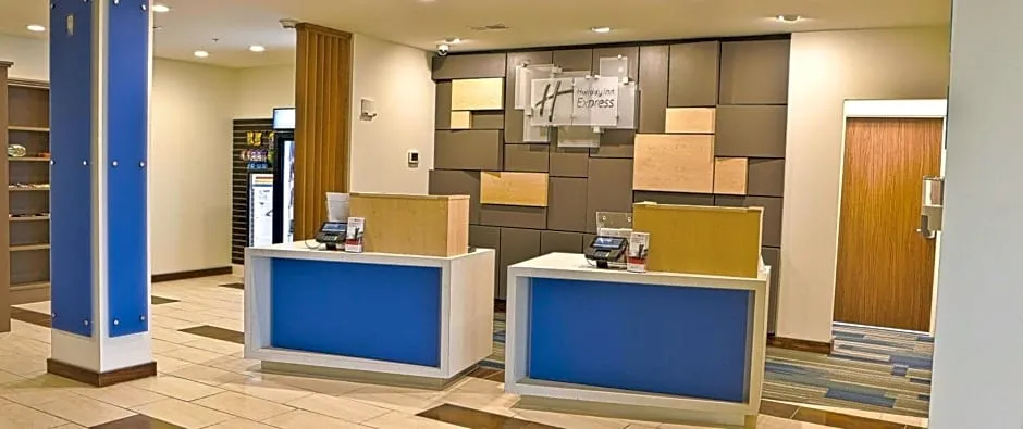 Holiday Inn Express Mccomb Hotel By IHG