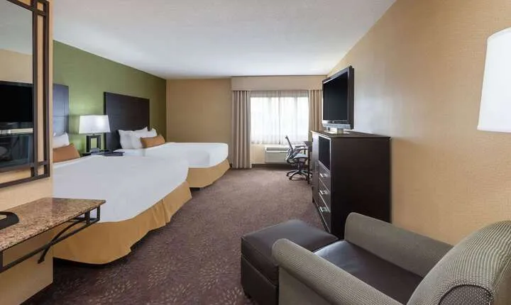 Wyndham Garden Sterling Heights