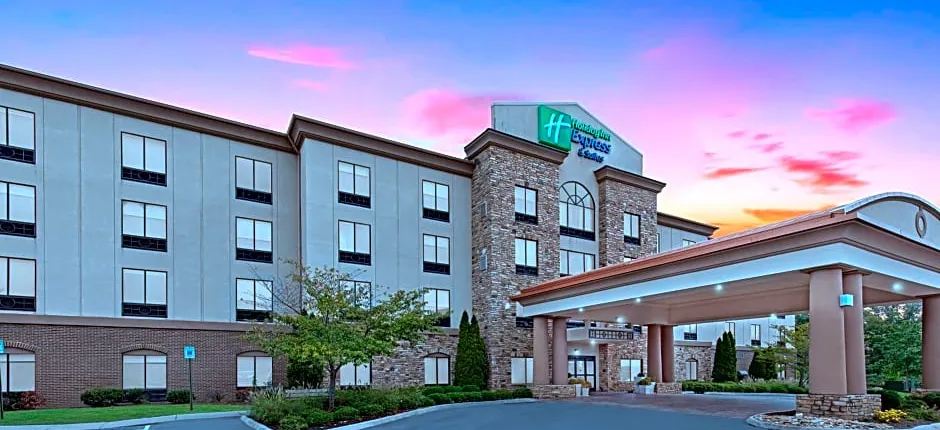 Holiday Inn Express & Suites - Cleveland Northwest By IHG