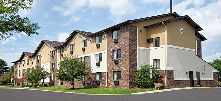 Super 8 by Wyndham Canton/Livonia Area