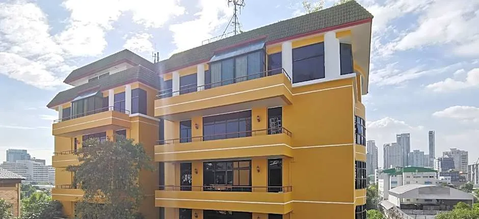 NT Place Sukhumvit Suites