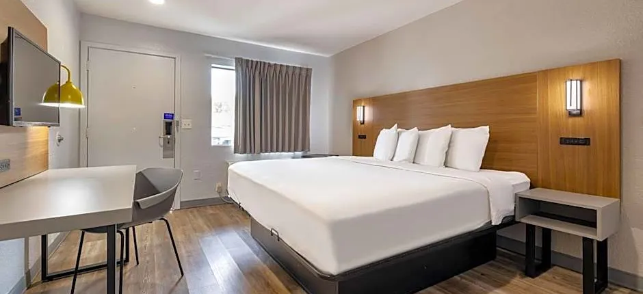 Motel 6-Santa Ana, CA