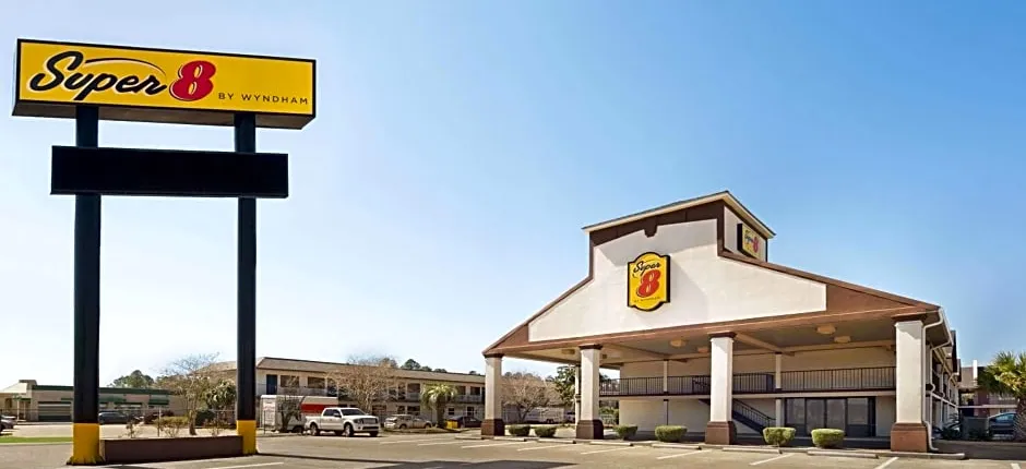 Super 8 by Wyndham Gulfport Near Biloxi