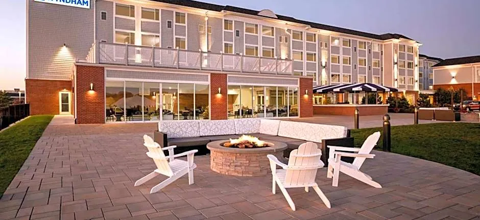 Wyndham Newport Hotel