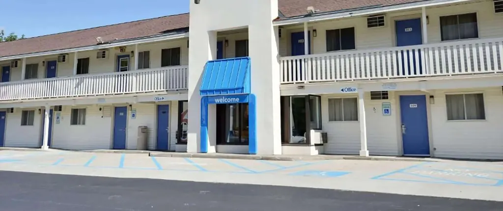 Travelodge by Wyndham Brattleboro VT