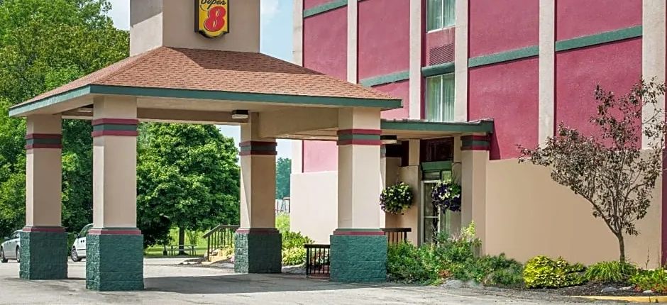 Super 8 by Wyndham Erie/I 90