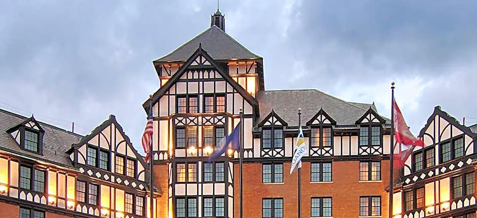 Hotel Roanoke - Conference Center Curio Collection by Hilton