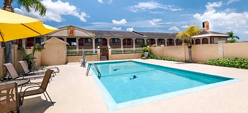 Super 8 by Wyndham Kingsville