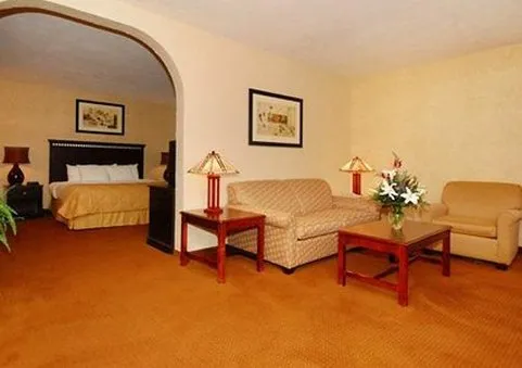 Howard Johnson Inn - Conference Center Springfield