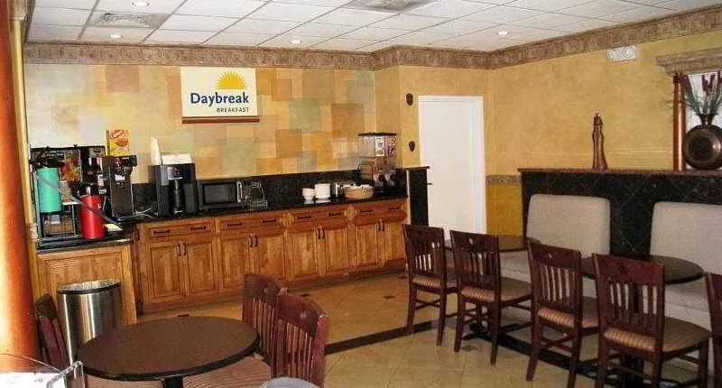 Days Inn by Wyndham Fort Lauderdale-Oakland Park Airport N
