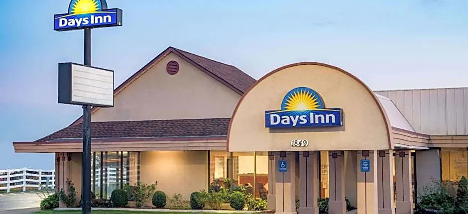 Days Inn by Wyndham Grove City Columbus South