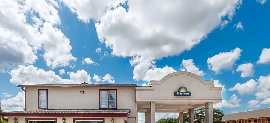 Days Inn by Wyndham Bryan College Station