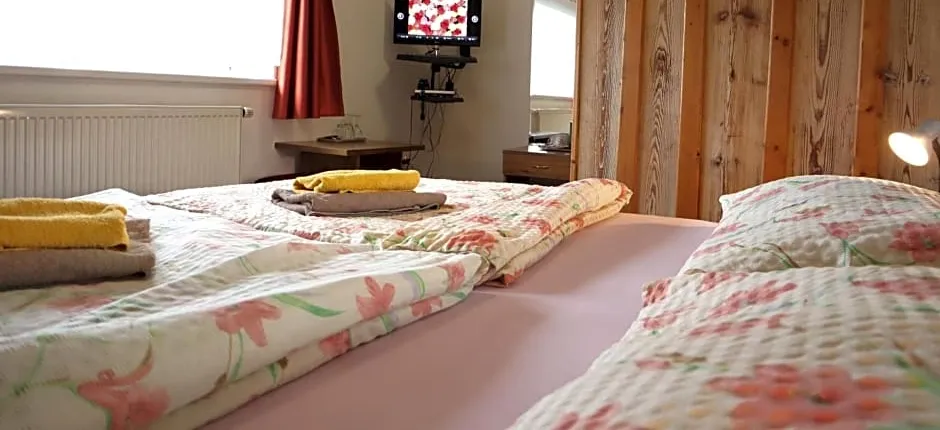 Hotel 66