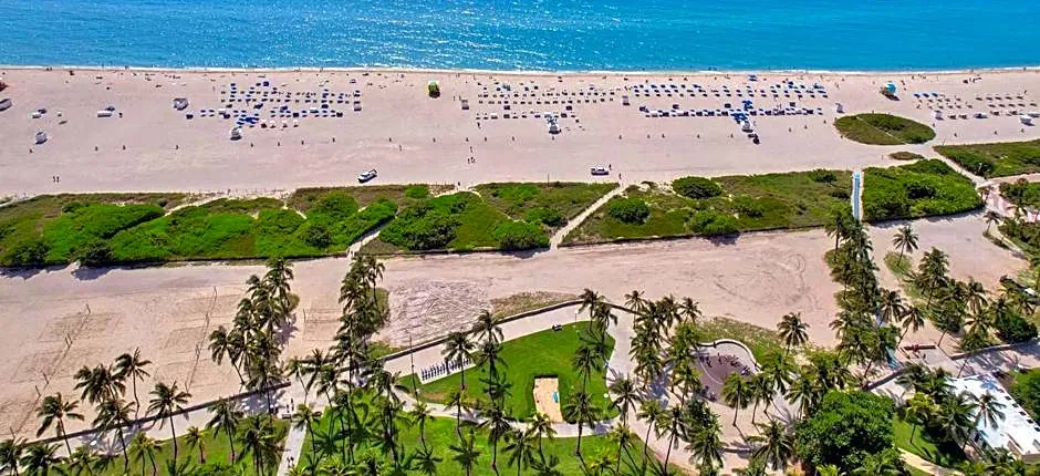 SOBE MONARCH 2BEDROOM 2 BATH MODERN apt- WALK TO OCEAN DRIVE