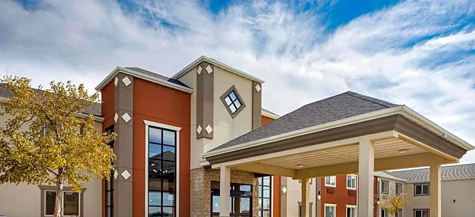 Howard Johnson Hotel & Suites by Wyndham Oacoma